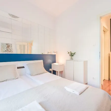 Apartment Oasis - Liberty Bridge
