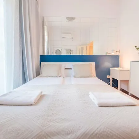 Oasis - Liberty Bridge Apartment