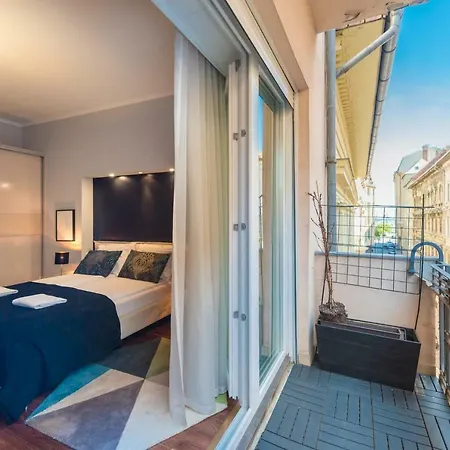 Oasis - Liberty Bridge Apartamento Budapeste